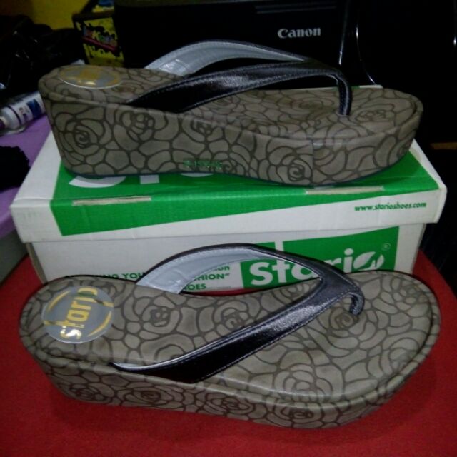 stario sandals