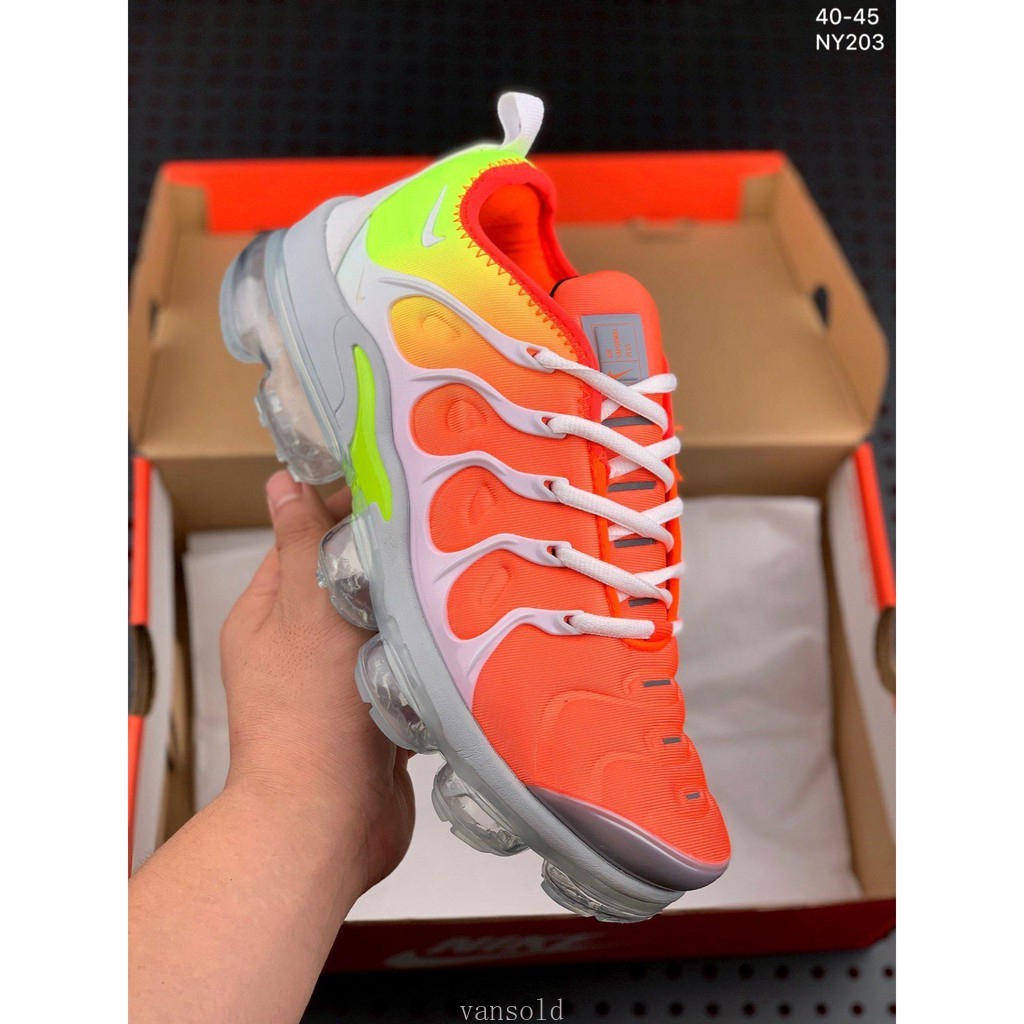 nike air vapormax plus orange