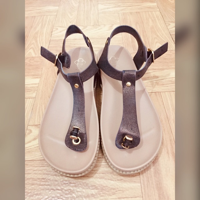 cln sandals price