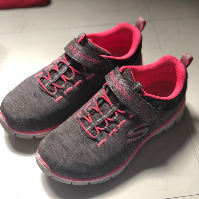 skechers lightweight running shoes