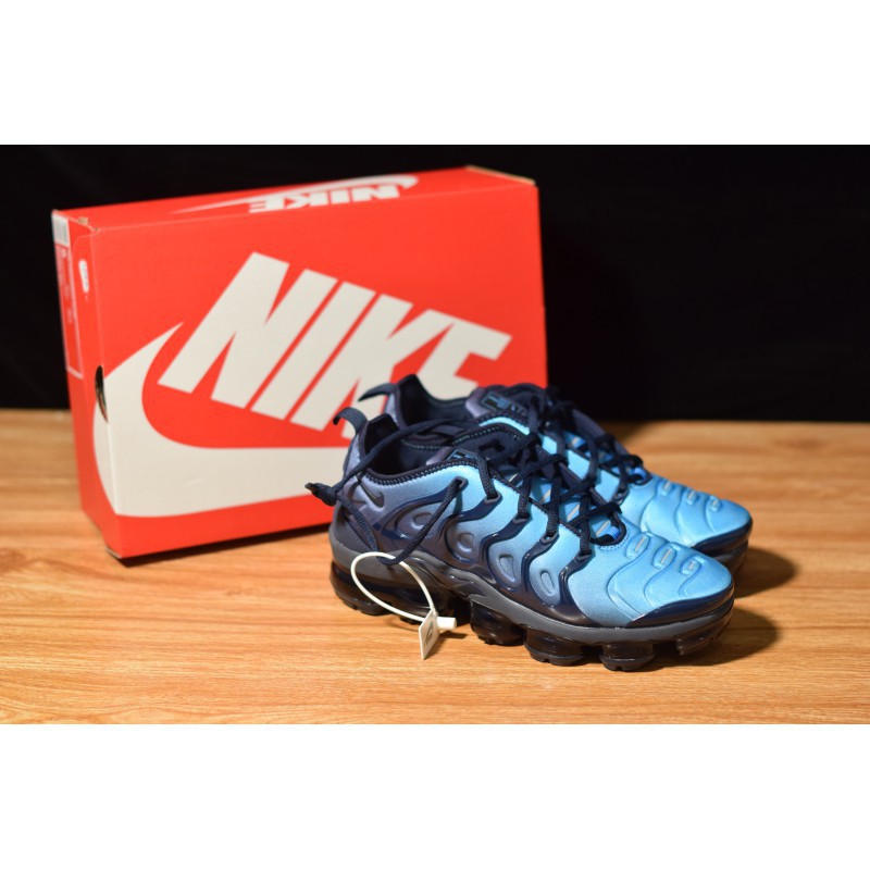 hyper blue vapormax plus