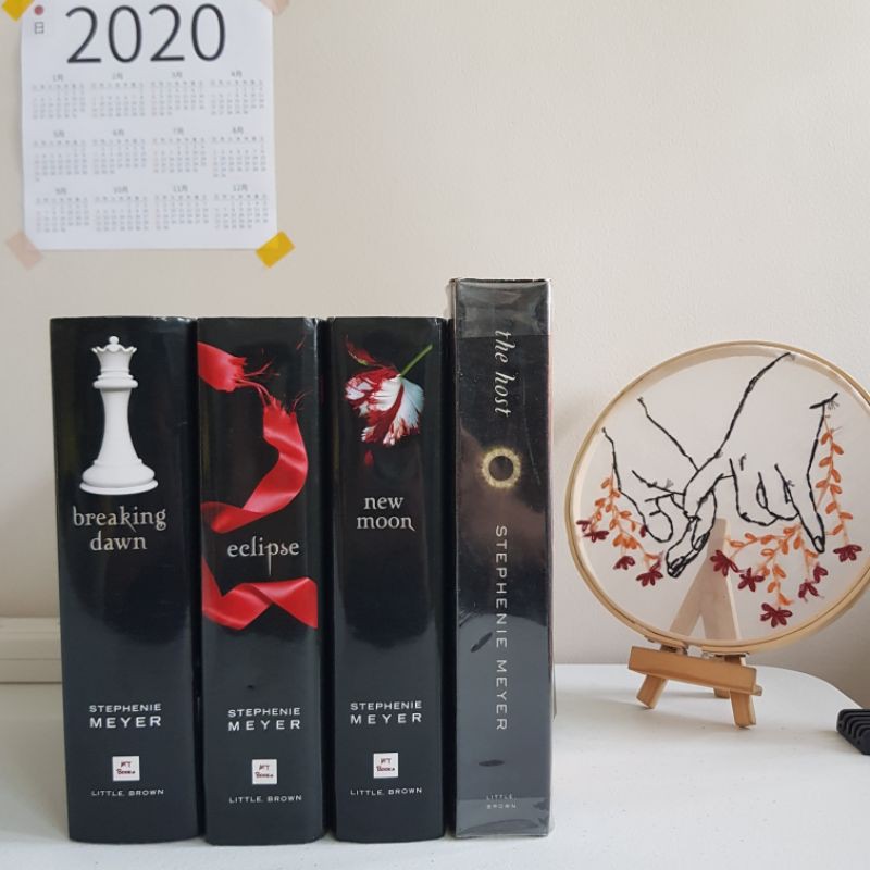 Stephenie Meyer books (Twilight Saga, The Host) | Preloved | Shopee  Philippines