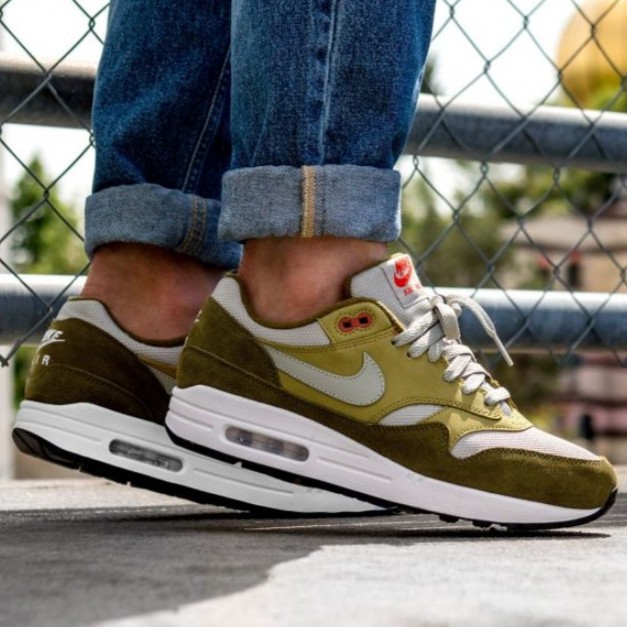 nike air max green curry