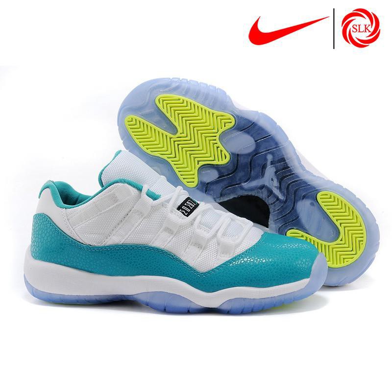 aqua green nike shoes
