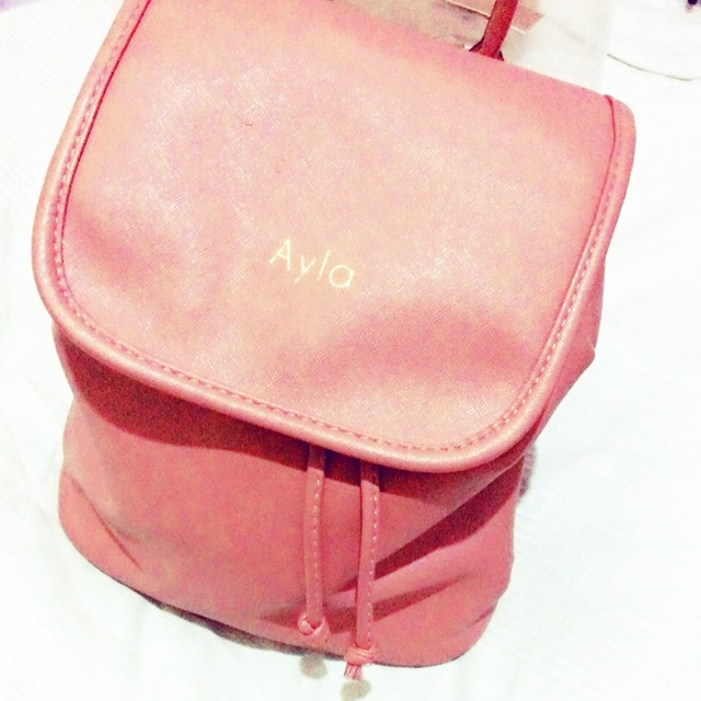 ayla sling bag