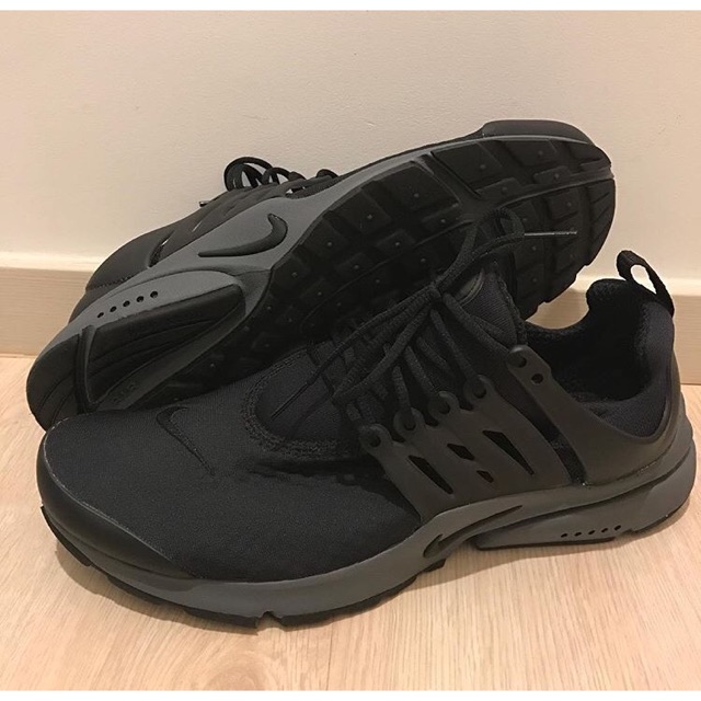 nike presto triple black