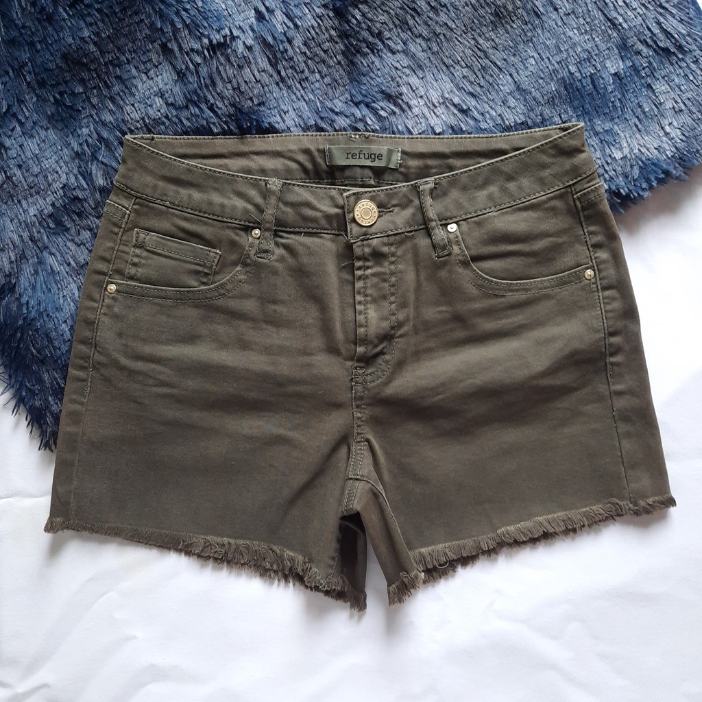 khaki cut off shorts