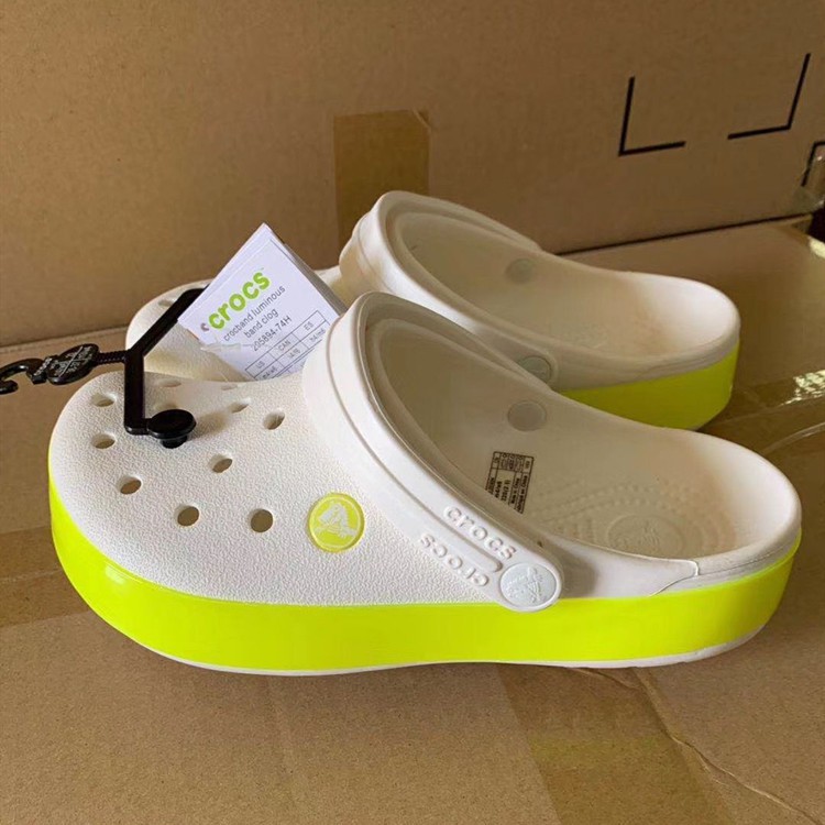 women's crocs without holes