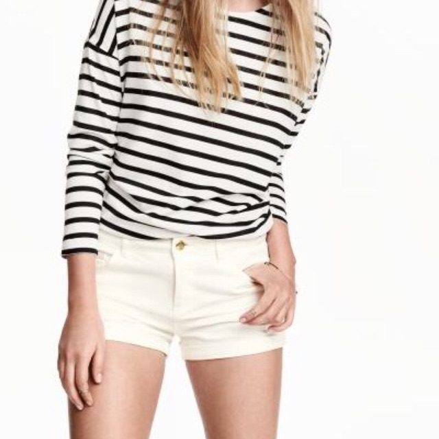 white denim shorts h&m