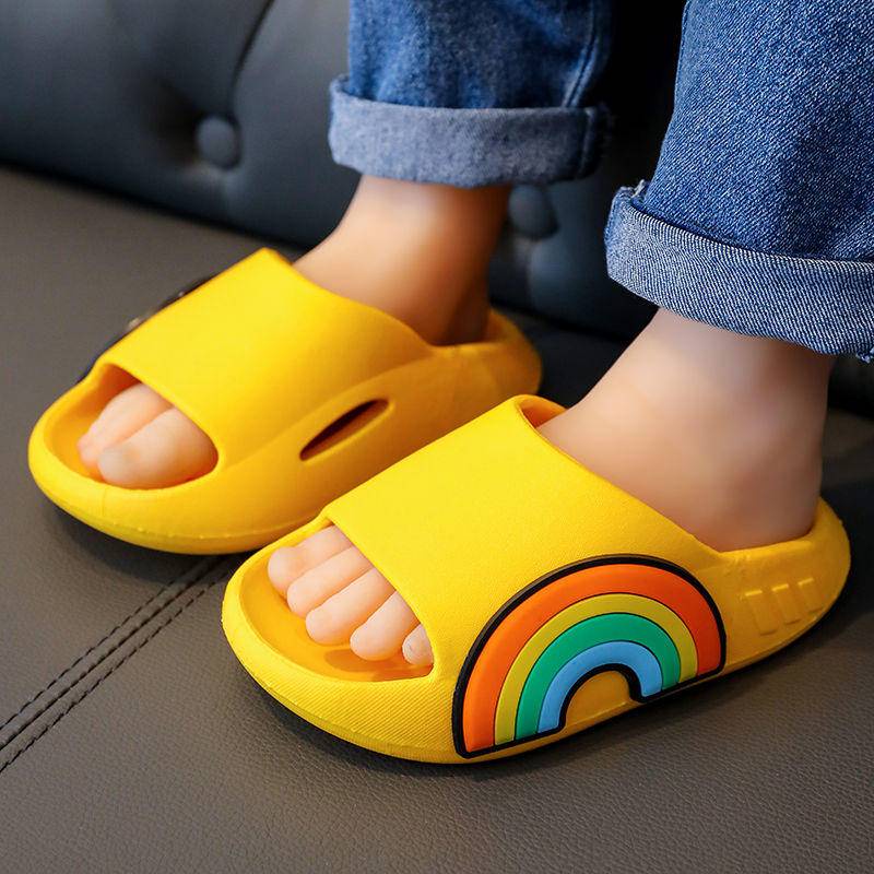 2022 Girls Tsinelas Summer Bagong Bahay Cute Fashion Rainbow Tsinelas Panloob Na Banyo Makapal 4632