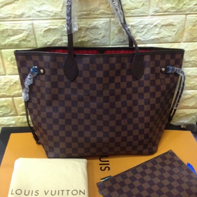 louis vuitton neverfull tote bag