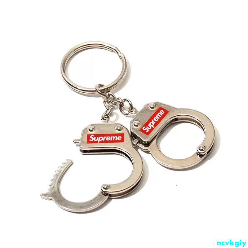 ほぼ新品】 supreme 2017 keychain handcuffs キーホルダー