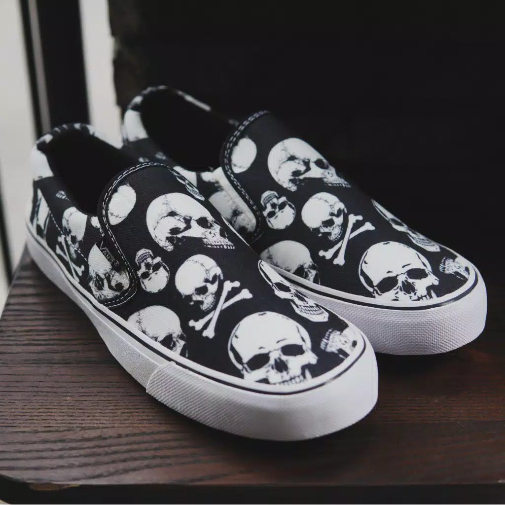 skeleton shoes vans