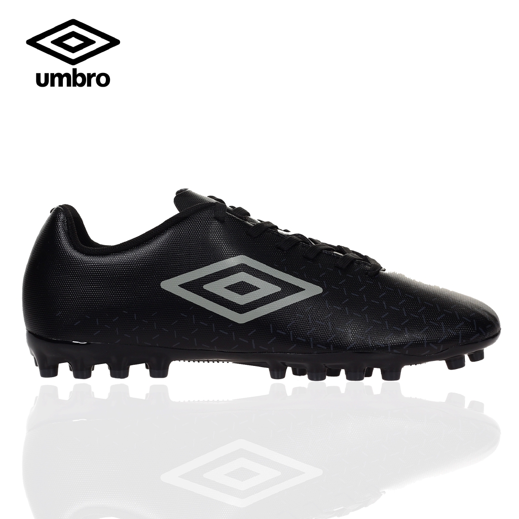 umbro football cleats