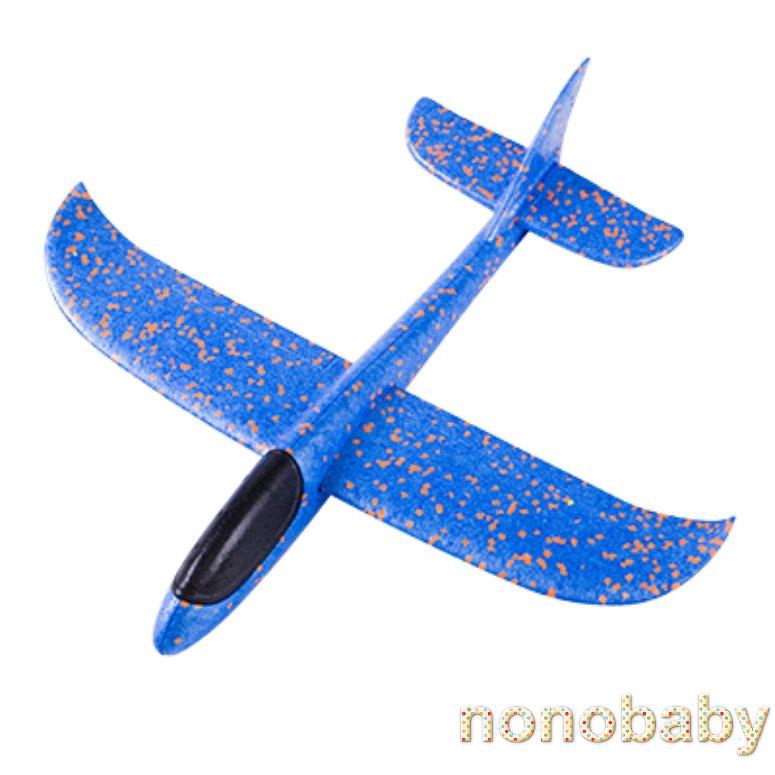 hand throwing flight