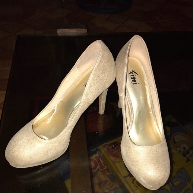 beige heels payless