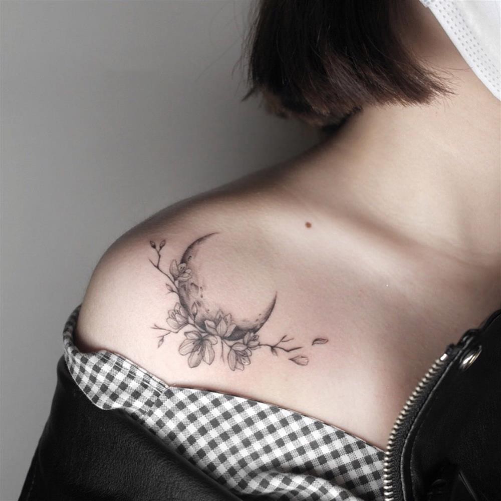 Spot sale ayo micro wall hand-painted shoulder flower moon moon flower  waterproof female long-lasting tattoo stickers black sexy | Shopee  Philippines