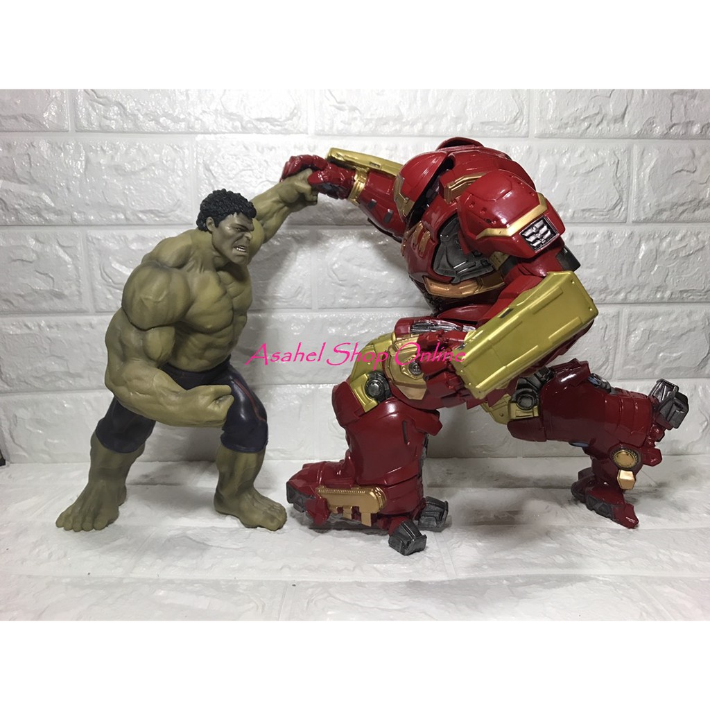 hulkbuster and hulk toy