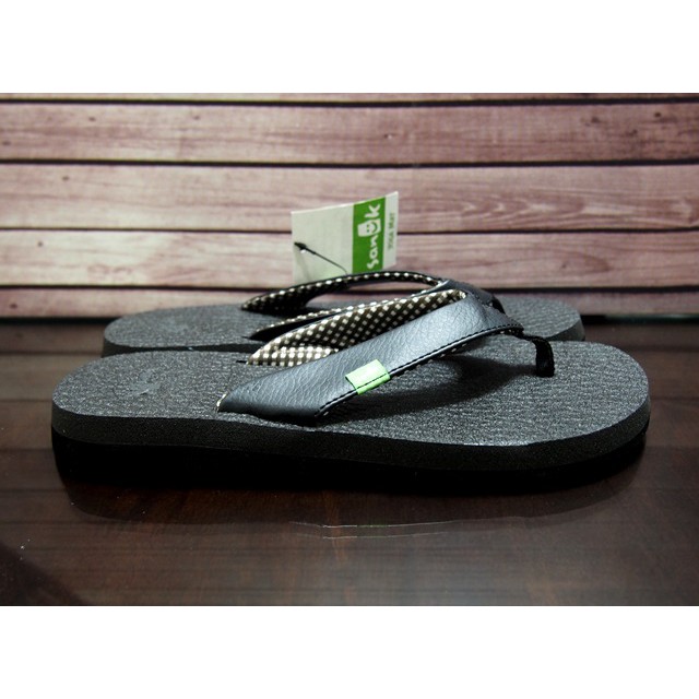 sanuk size 7