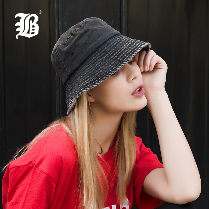 flat brim sun hat