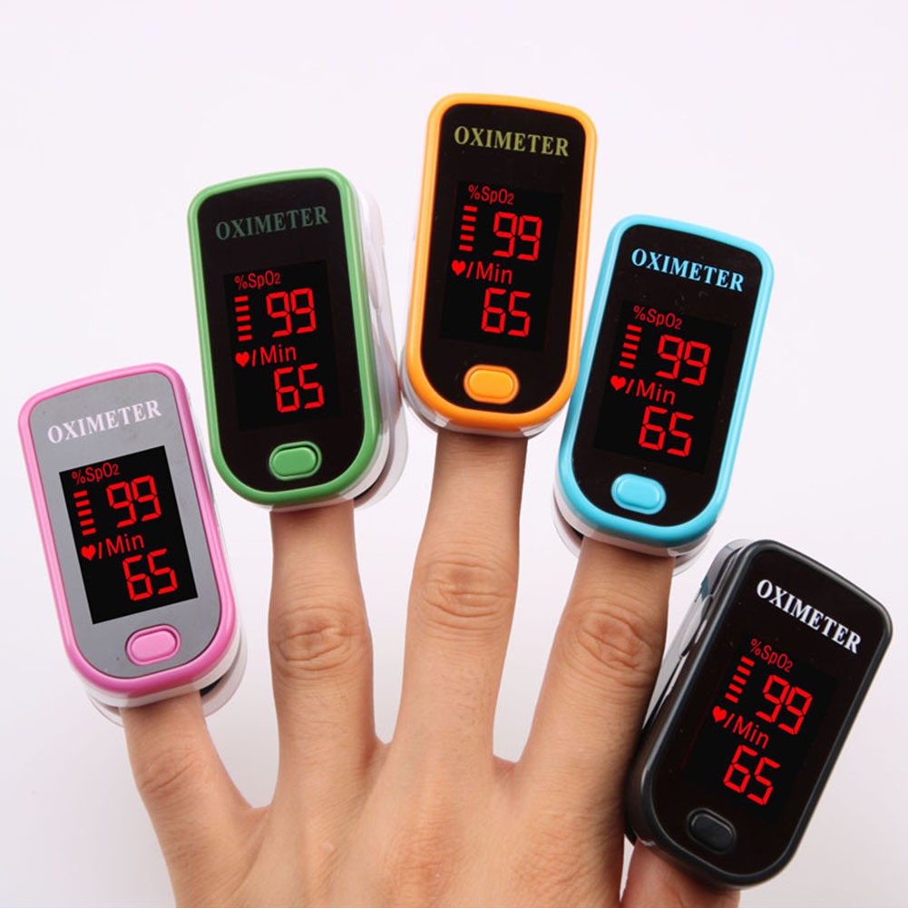 Измерение пульса пульсометром. Оксиметр Fingertip Pulse. Пульсоксиметр finger Pulse Oximeter. Пульсоксиметр пальчиковый md130. Пульсоксиметр Fingertip, цветной экран.