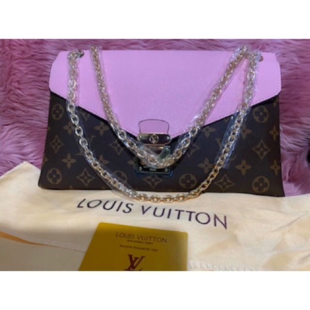 louis vuitton envelope bag with chain