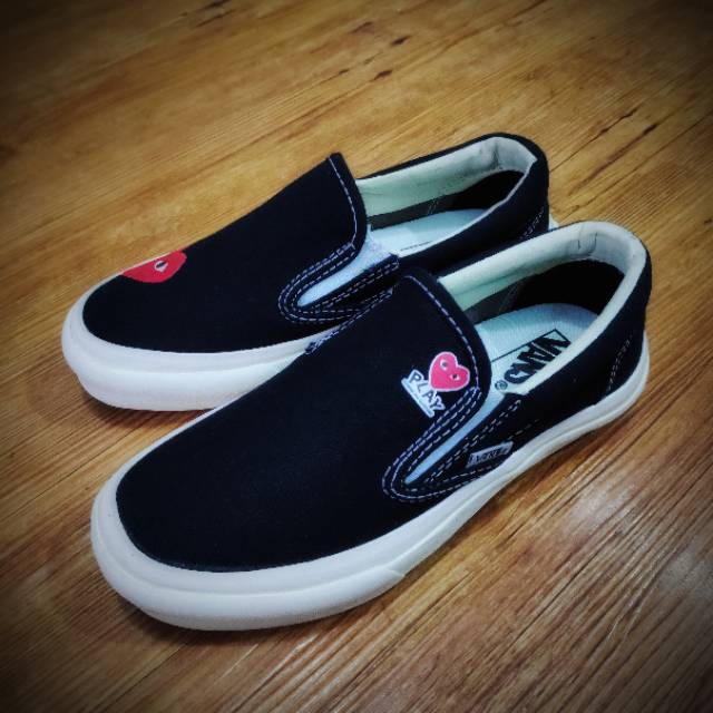 cdg play vans