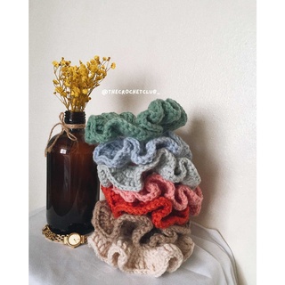 Crochet Scrunchie (Layered) | @thecrochetclub_