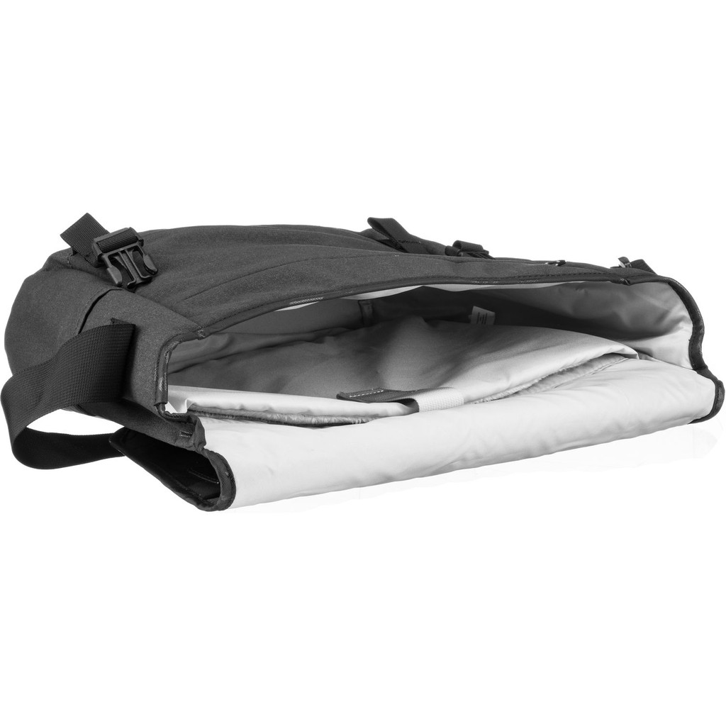 incase designs corp compass messenger bag
