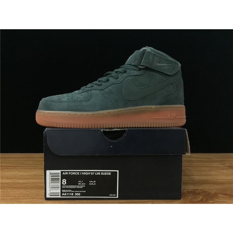 nike air force lv8 suede