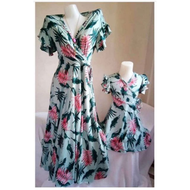 twinning dress mom and daughter