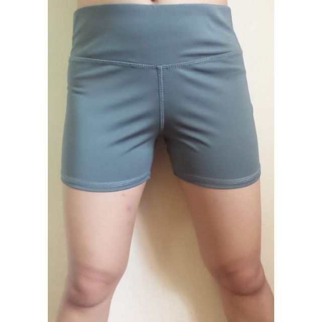 size 8 lululemon shorts