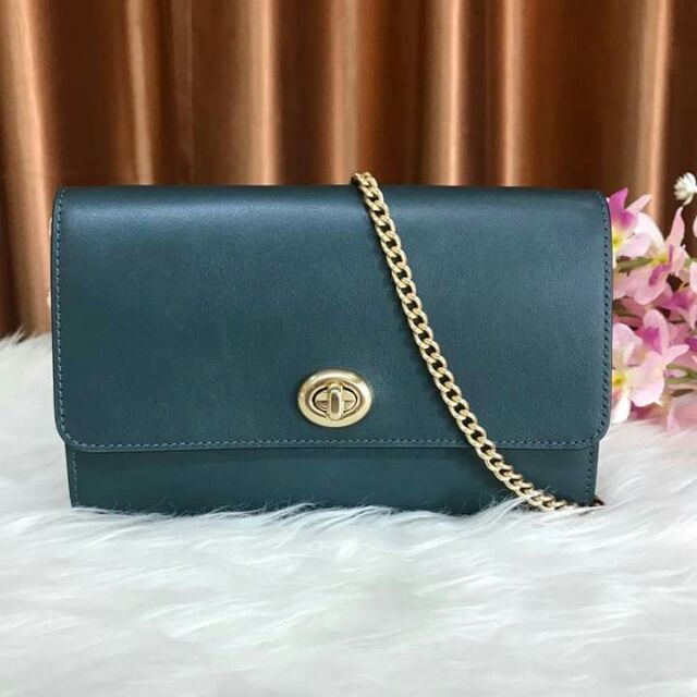 marlow turnlock chain crossbody