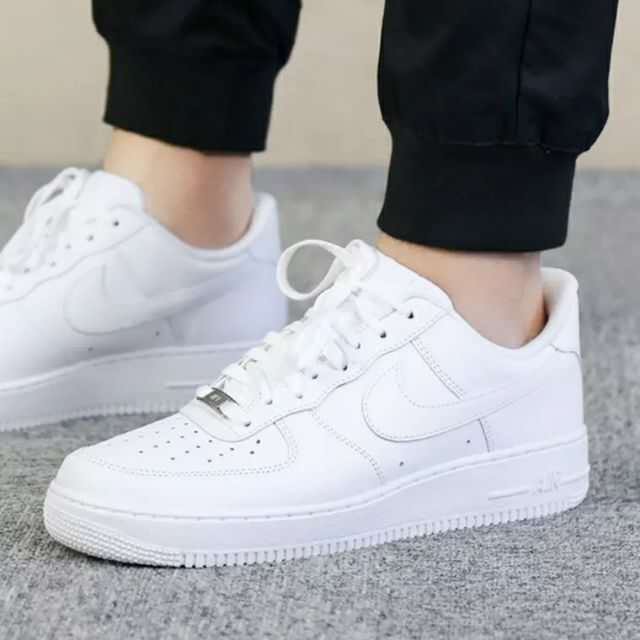 nike white rubber shoes