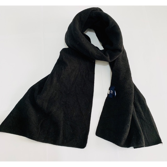 thick black scarf