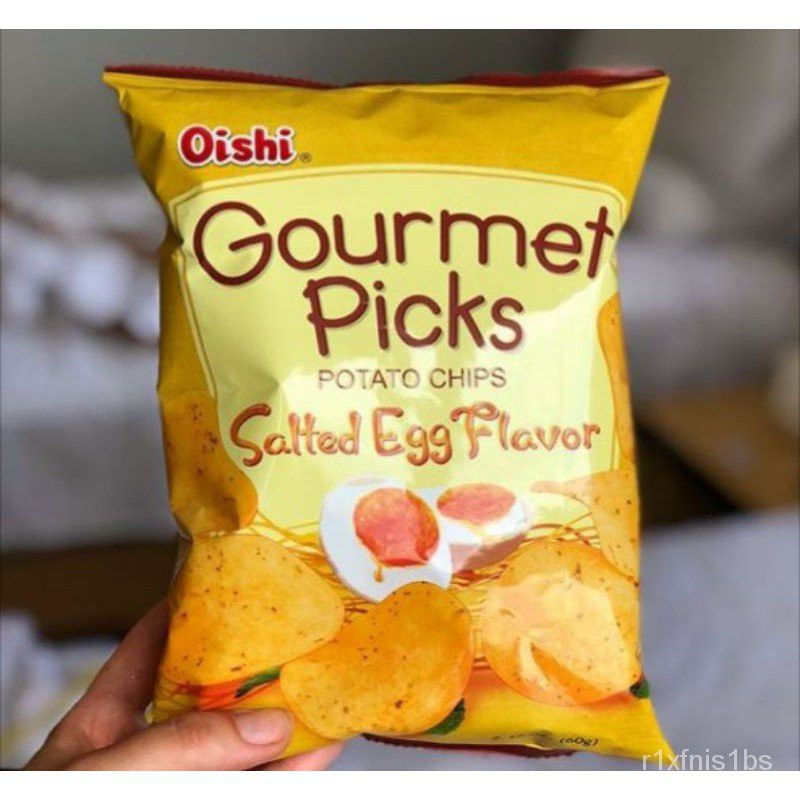 Oishi Gourmet Picks Salted Egg Potato Chips Flavor Snacks 60g presyo ₱1,064