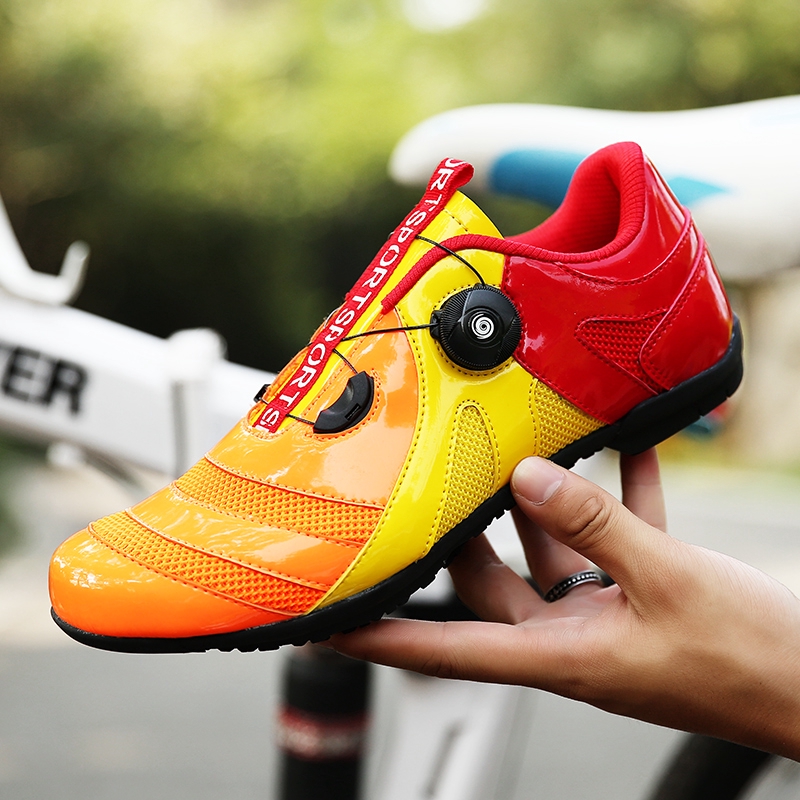 racing bike shoes and pedals