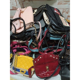 live selling preloved shoulderbags
