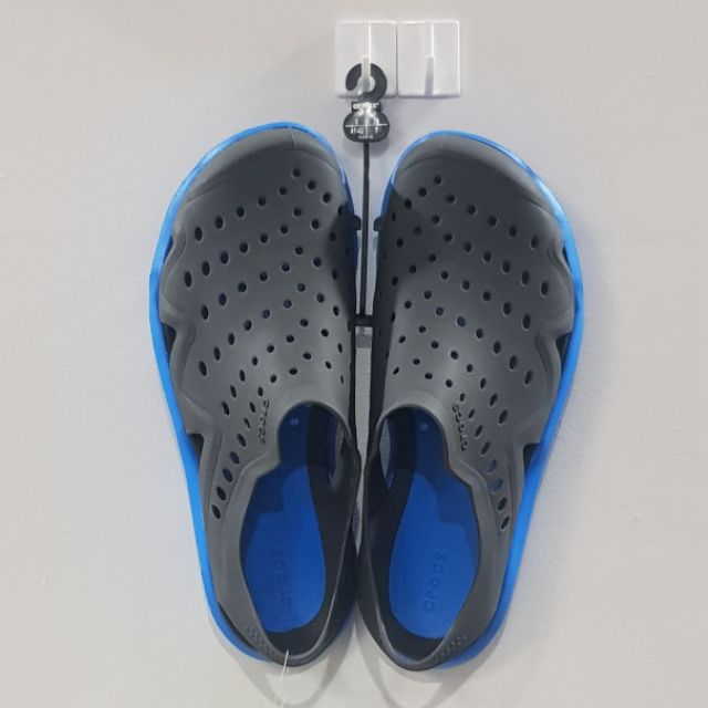 blue crocs size 8