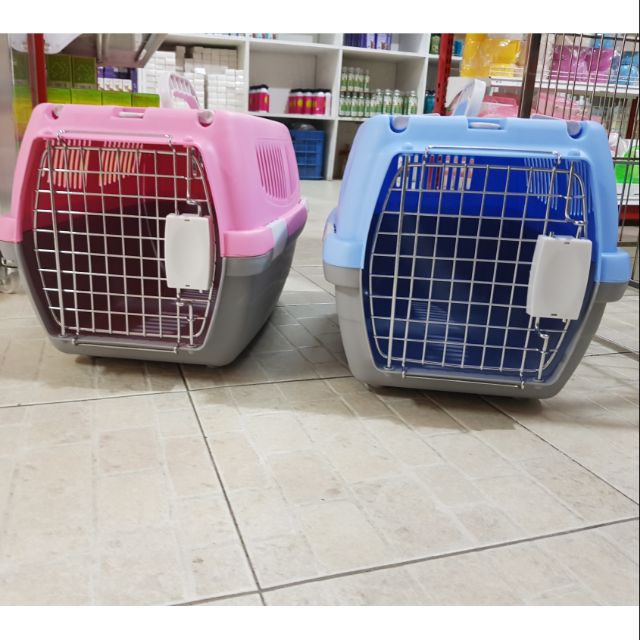 pet carrier door