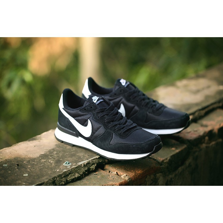 nike internationalist womens black