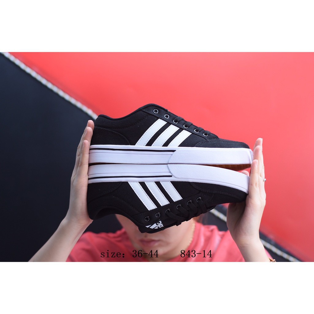 campus football shoes