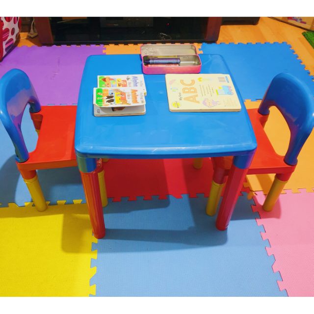 kids learning table and chair