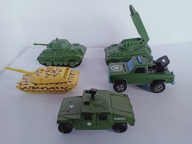 maisto military vehicles