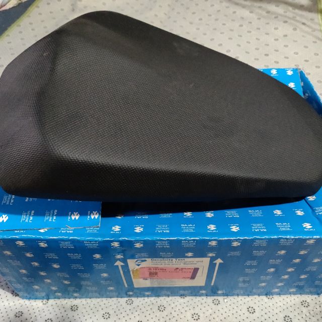 pulsar 200 ns seat cover