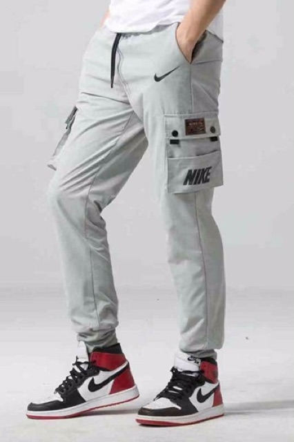 arri nike cargo jogger pants
