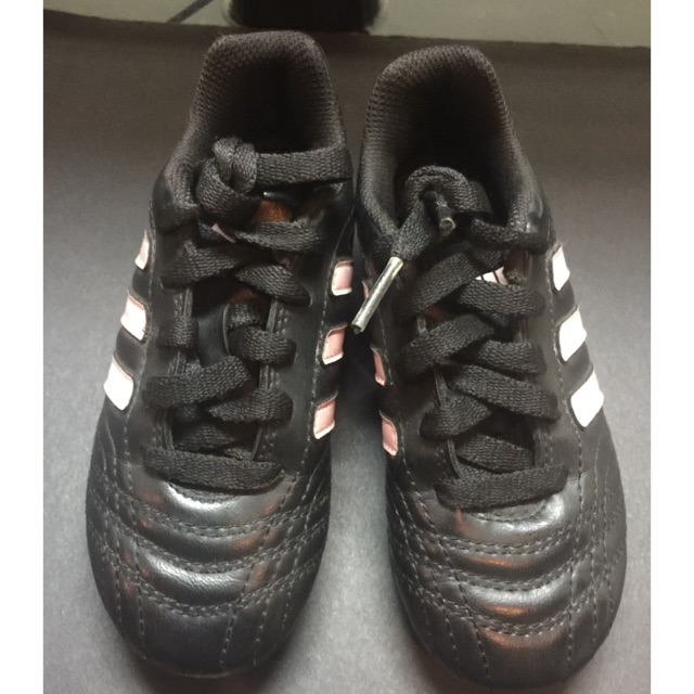 adidas traxion soccer