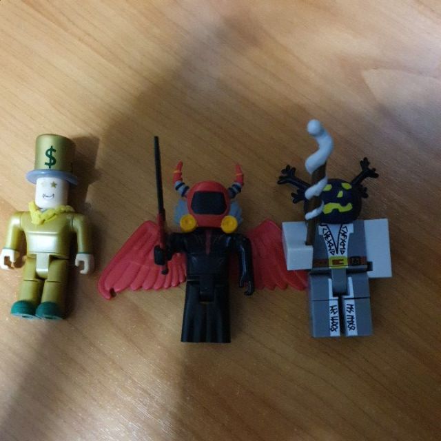 Roblox Figurines Set Of 3 Shopee Philippines - mr bling bling roblox code