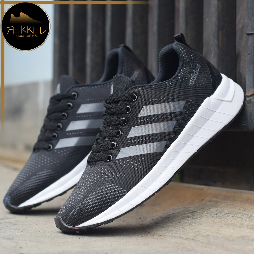 black cloudfoam shoes
