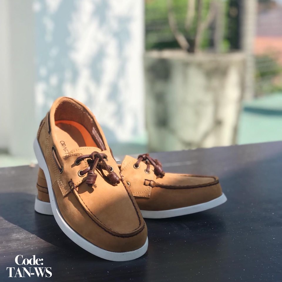 Topsider/Boat shoes for men (Tan with 